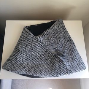 Lululemon Loop Scarf with Fleece Interior